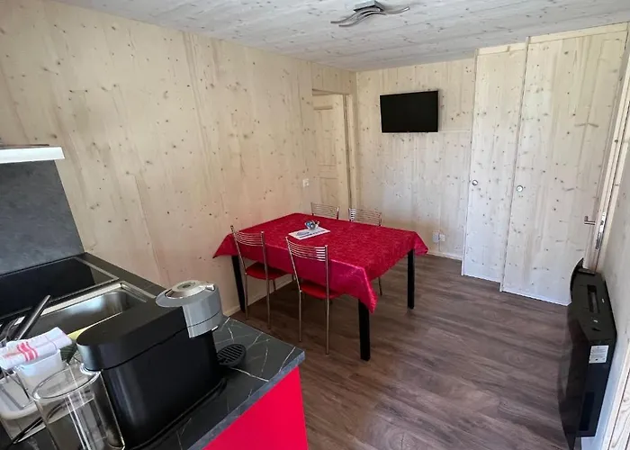 Bungalow Miralago In Camping Cavresc, Via Dal Cavresc 1, 7746 Le Prese-Poschiavo